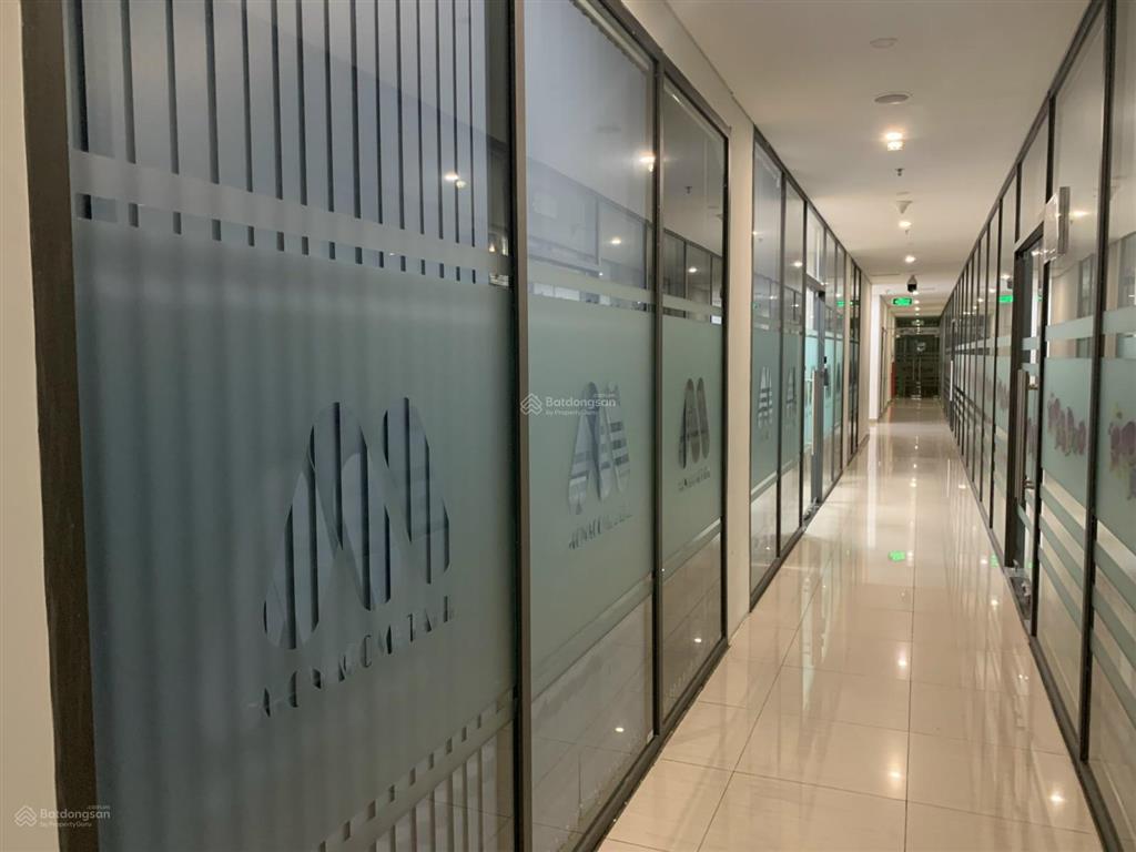 Bán sàn văn phòng tại the golden palm lê văn lương, giá , 220m2