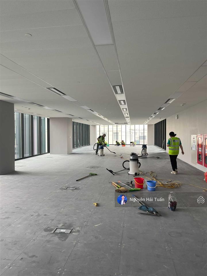 Chính chủ cần bán sàn văn phòng cầu giấy diện tích lên đến 280m2.  0906 011 ***