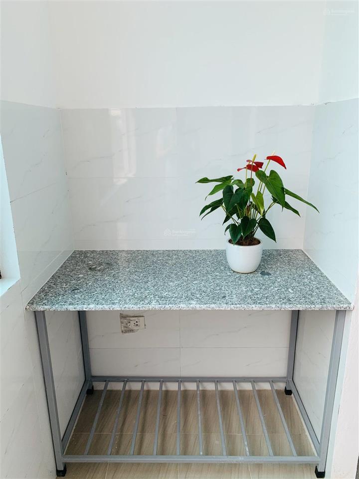 Cho thuê phòng 33m2 tại 143 nguyễn chính, cửa sổ ban công siêu đẹp
