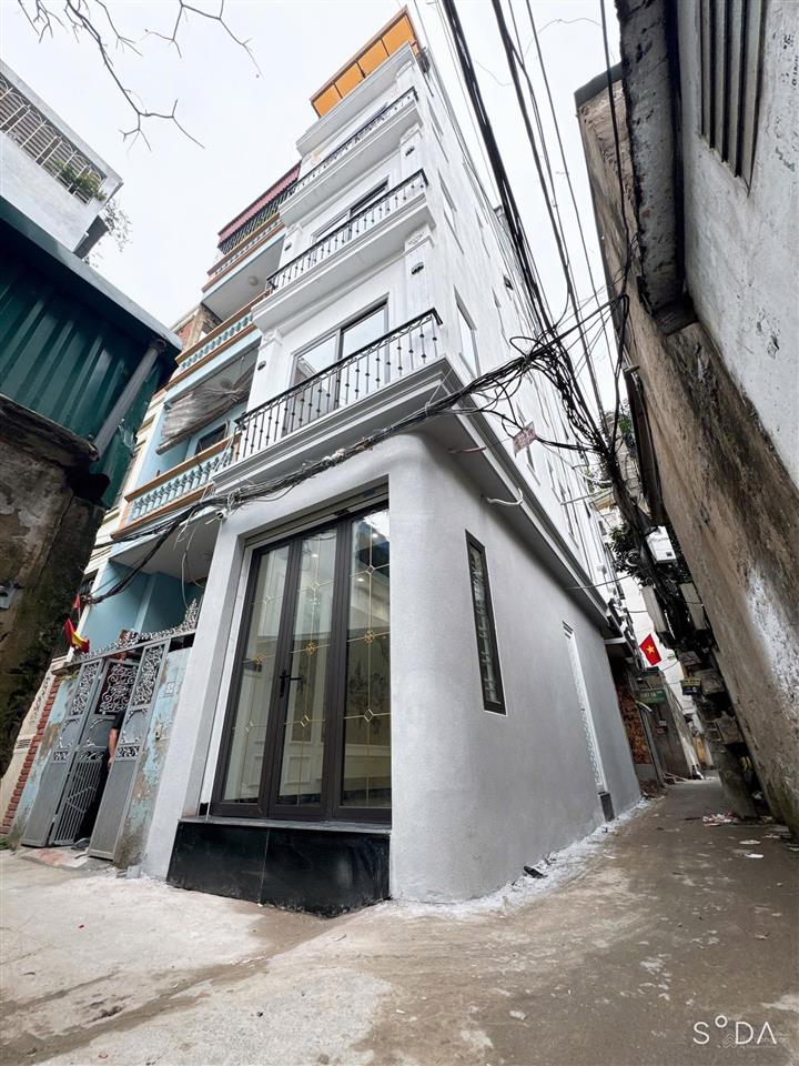 Cho thuê nhà riêng mới 100% 3pn, lô góc, nội thất đẹp, ở được luôn tại đình thôn, hà nội