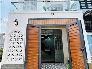 Nhà đông thạnh hóc môn 1 trệt 1 lầu  hẻm xe hơi 6m  dt 4,5 x 9m. giá 1tỷ850