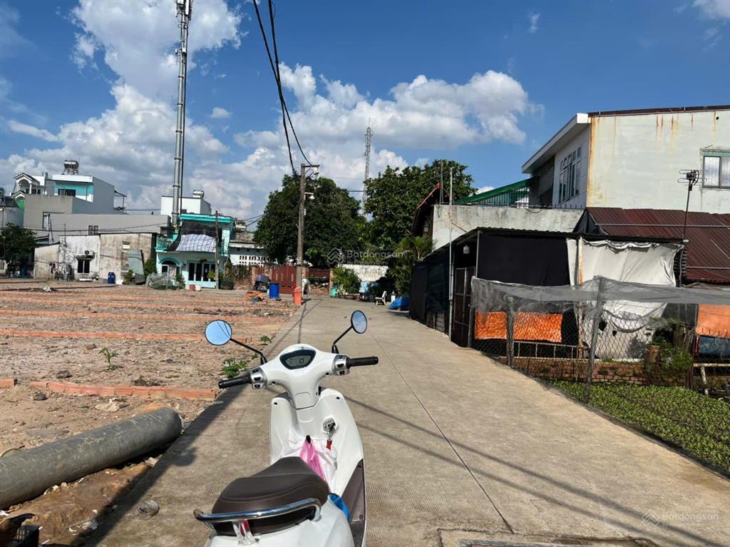 Đất thổ cư 1/ đường lê thị kim, gần ủy ban xã xuân thới sơn dt 100m. giá 3ty4