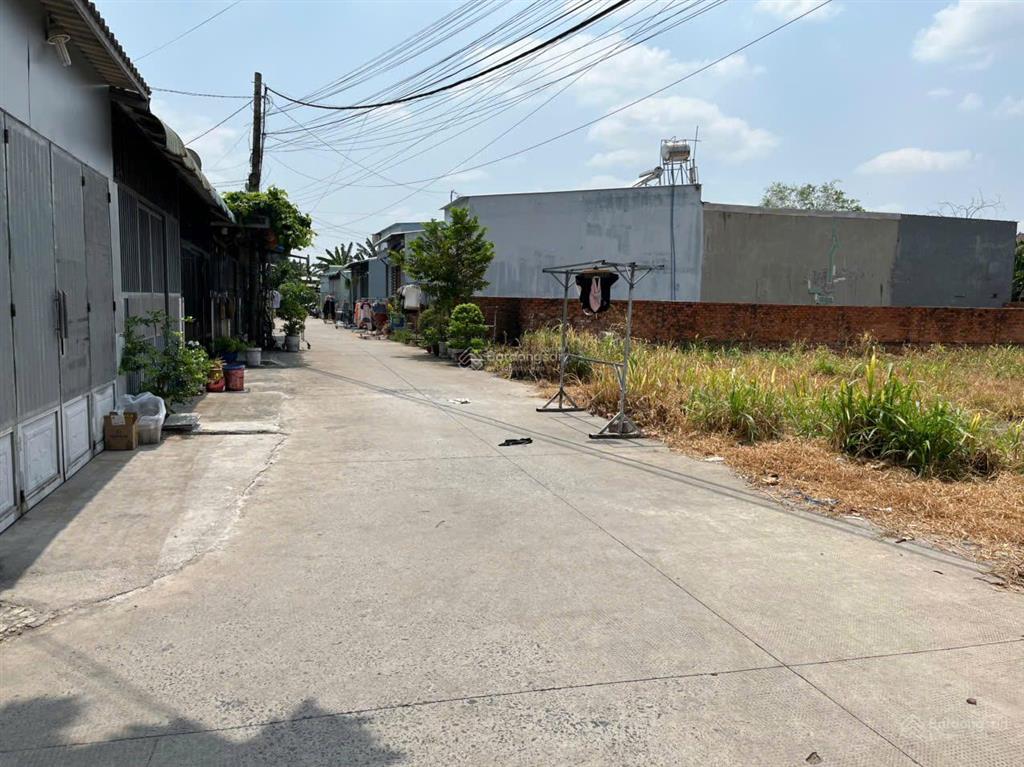 Bán đất mặt tiền xuân thới thượng 03 vị trí đẹp dt 5 x 20m. giá 3,5 tỷ.