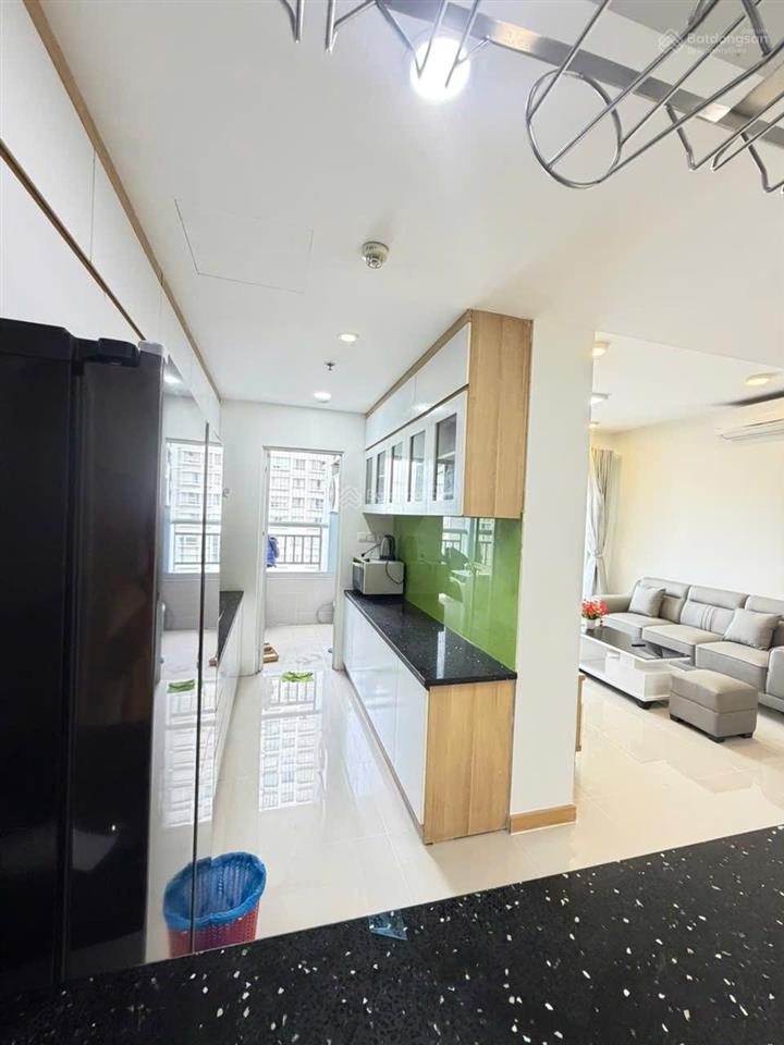 Chuyển nhượng sunrise city central hướng nam ban công 2 phòng ngủ mát mẻ