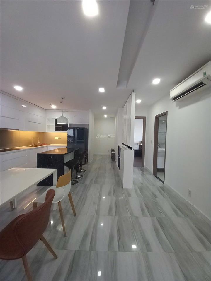 Nợ tiền ngân hàng nên cần bán gấp 3pn sunrise city đông nam 2 ban công thoáng mát có sổ hồng