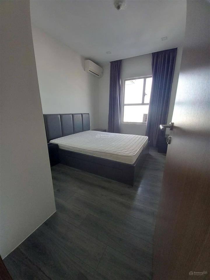 Nợ tiền ngân hàng nên cần bán gấp 3pn sunrise city đông nam 2 ban công thoáng mát có sổ hồng