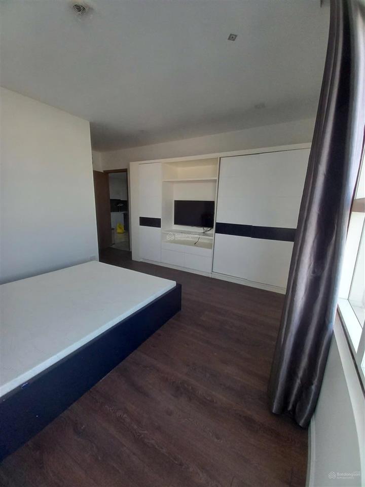 Nợ tiền ngân hàng nên cần bán gấp 3pn sunrise city đông nam 2 ban công thoáng mát có sổ hồng
