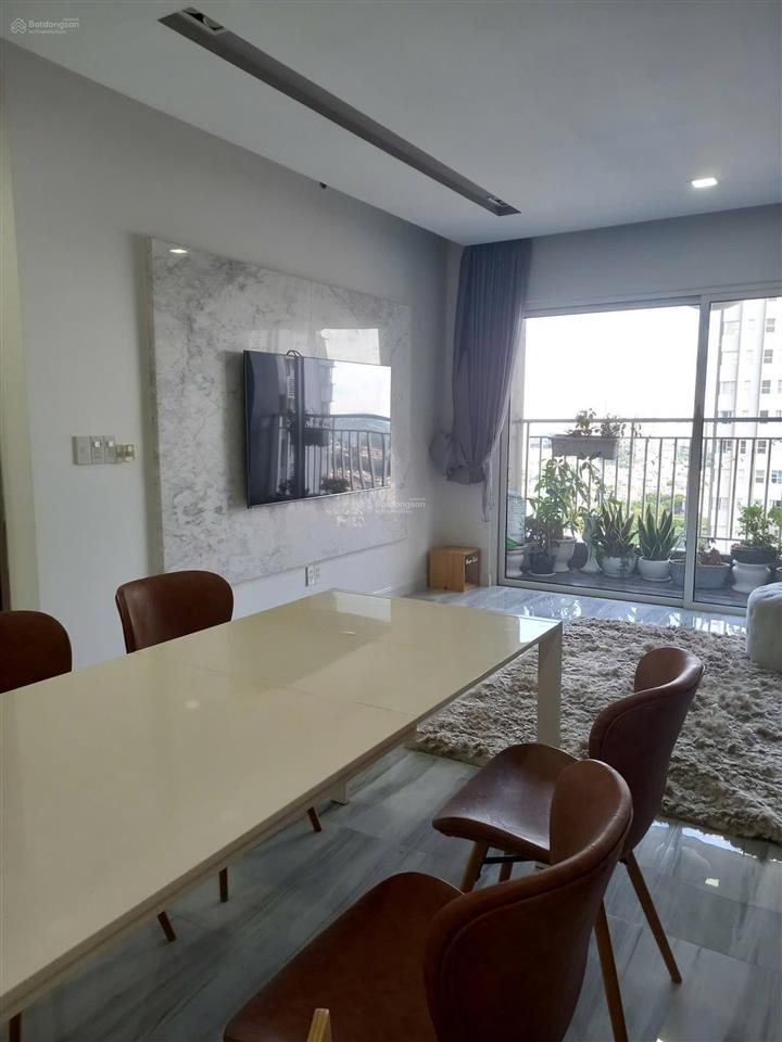 Nợ tiền ngân hàng nên cần bán gấp 3pn sunrise city đông nam 2 ban công thoáng mát có sổ hồng