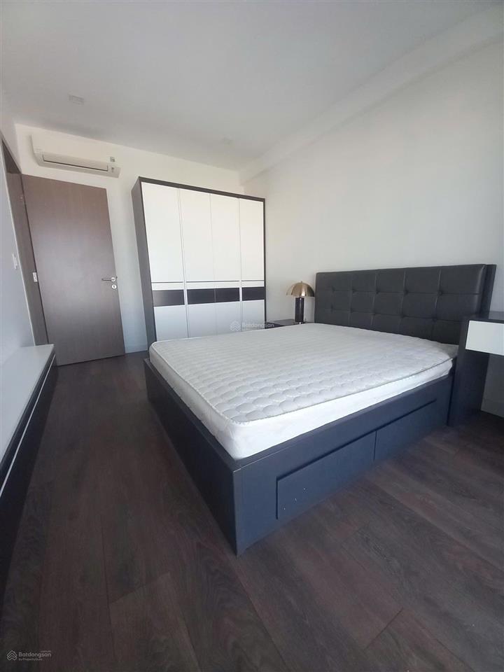Nợ tiền ngân hàng nên cần bán gấp 3pn sunrise city đông nam 2 ban công thoáng mát có sổ hồng