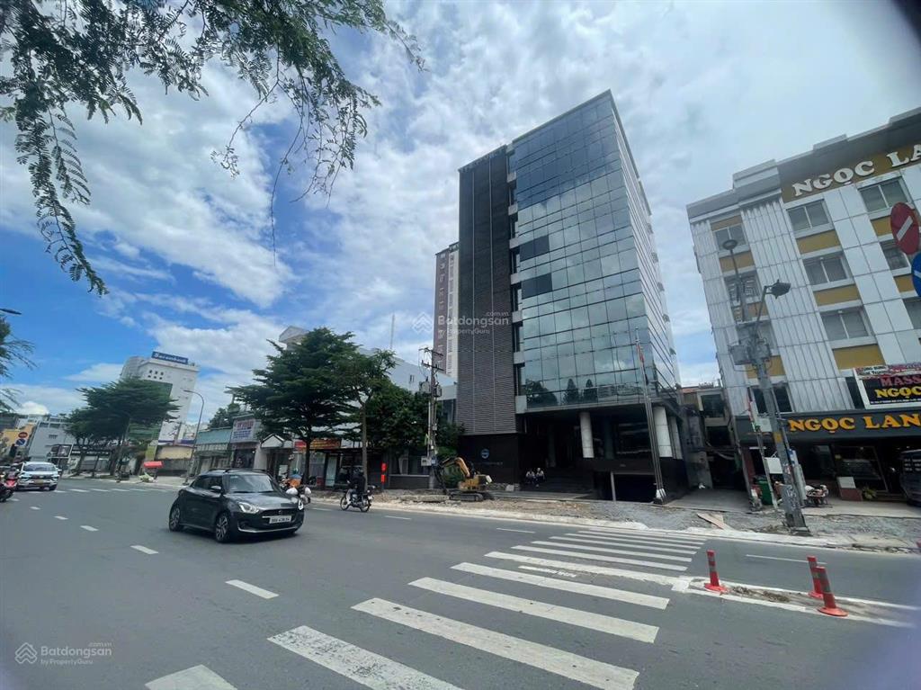 Gấp tòa nhà góc 2 mặt tiền đường lớn 289  291  291a lý thường kiệt