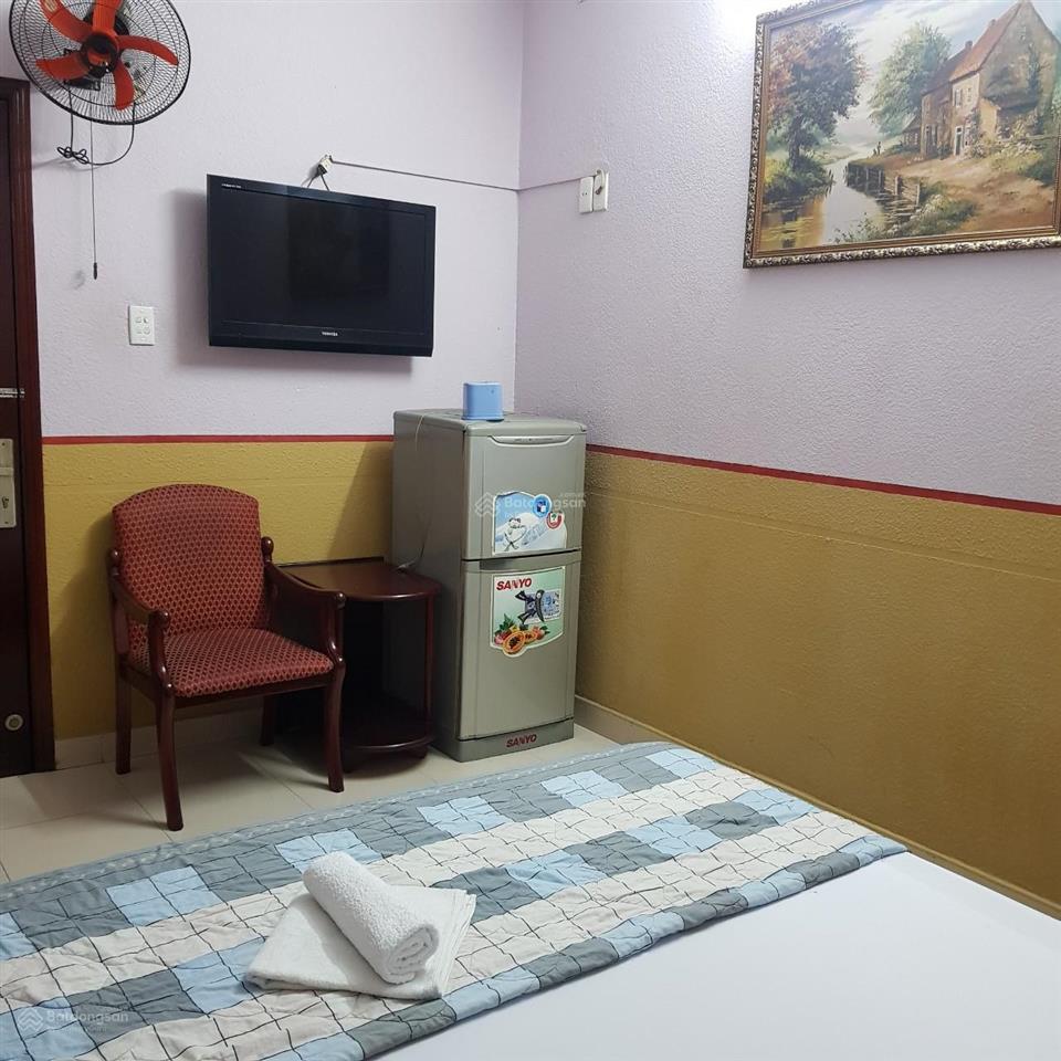 Bán căn đôi ks thiên hương điạ chỉ 176a  176 nguyễn chí thanh, p.4, q.11, dt 8m x 19m, chỉ 56 tỷ