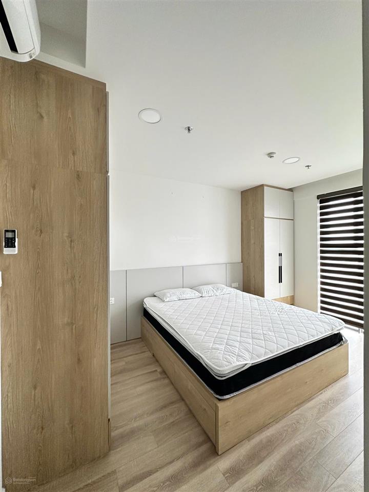 Cho thuê căn hộ urban green full nội thất xịn xò, nhận nhà ngay, tặng 2 tháng pql. call e nhâm