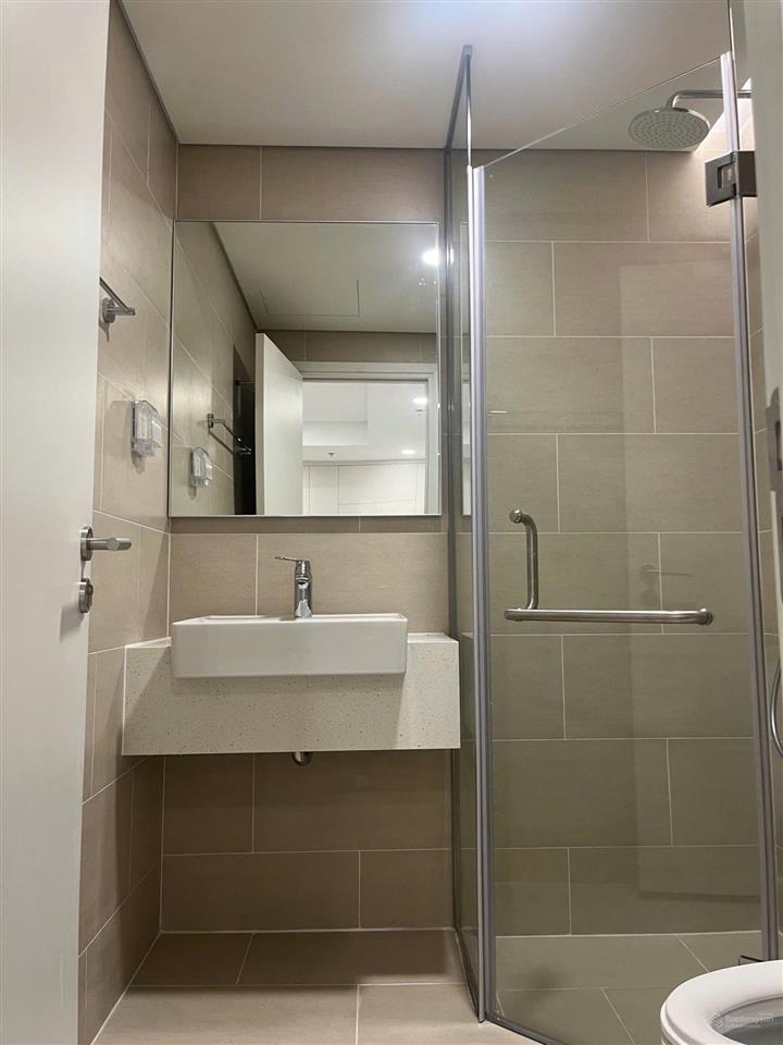 Bán căn sân vườn 1pn  76m². view hồ bơi giá 5.5 tỷ sang sổ. xem nhà call e nhâm ngay