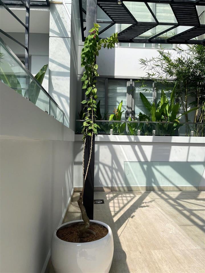Bán căn sân vườn 1pn  76m². view hồ bơi giá 5.5 tỷ sang sổ. xem nhà call e nhâm ngay