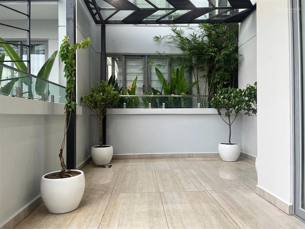 Bán căn sân vườn 1pn  76m². view hồ bơi giá 5.5 tỷ sang sổ. xem nhà call e nhâm ngay
