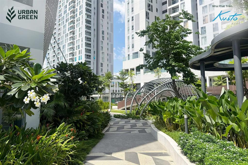 Villa urban green 200m2. khách quan tâm inbox em nhâm xem nhà.