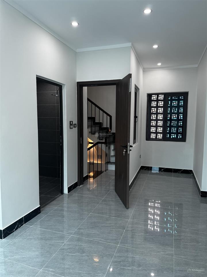 Bán nhà 5 tầng mới tinh thơm mùi sơn  thị trấn đông anh  thiết kế hiện đại  nhỉnh 4 tỷ  sẵn ở