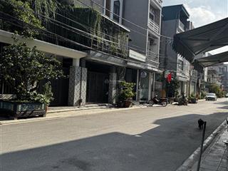 Bán nhà 3 tầng đường sau làng tuân lề  phúc thịnh đông anh, ô tô vào cửa, 3 bước ra phố. giá rẻ