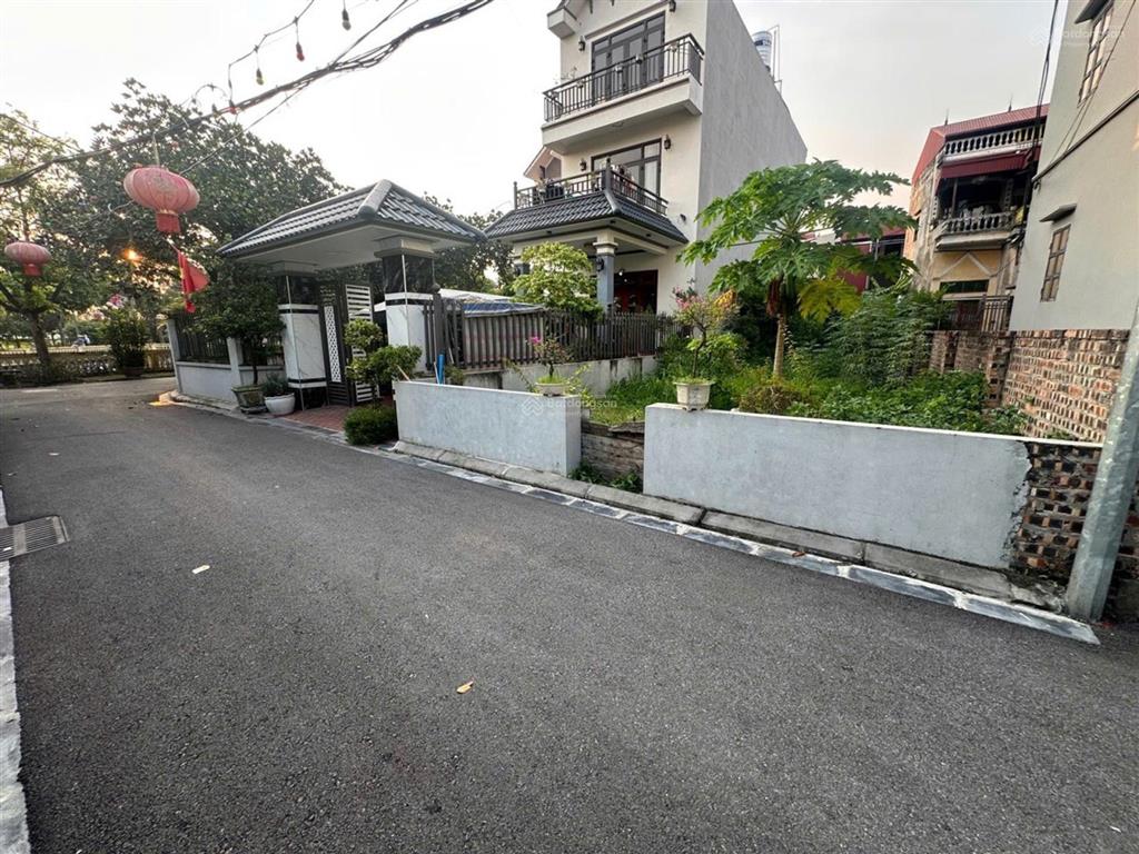 Cơ hội hiếm có  lô góc 2 mặt thoáng 175m cổ loa  đường ápphan thông rộng  ô tô 16 chỗ đỗ cửa