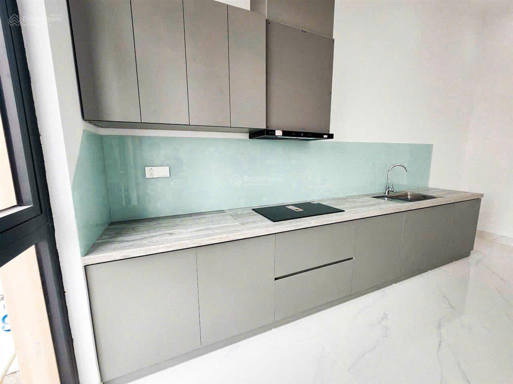 Hơn 9 tỷ  shophouse vị trí đẹp mặt đường hạnh phúc view quảng trường châu âu