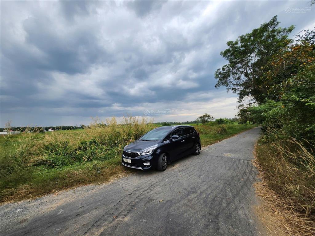 Bán gấp đất tt bình chánh chính chủ dt 5 sổ, 6000m2 giá bán 12tr/m2(tl). cách trung tâm huyện