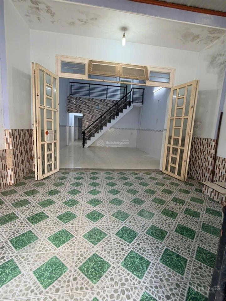 Bán gấp nhà sổ hồng riêng 1/ đt3  3 đường trước nhà 5m thông ôtô ngủ trong nhà, 5mx17m 3tỷ980tr