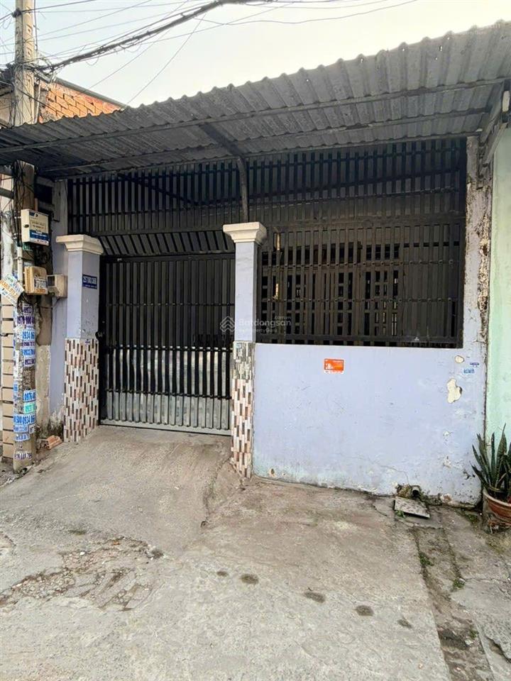 Bán gấp nhà sổ hồng riêng 1/ đt3  3 đường trước nhà 5m thông ôtô ngủ trong nhà, 5mx17m 3tỷ980tr