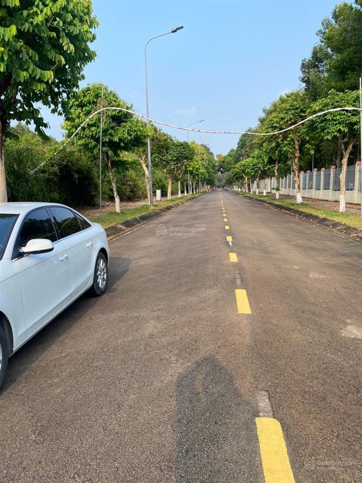 Bán gấp lô đất mặt tiền đường n6 nhựa thông 12m khu dịch vụ thương mại dầu giây.0909 450 ***