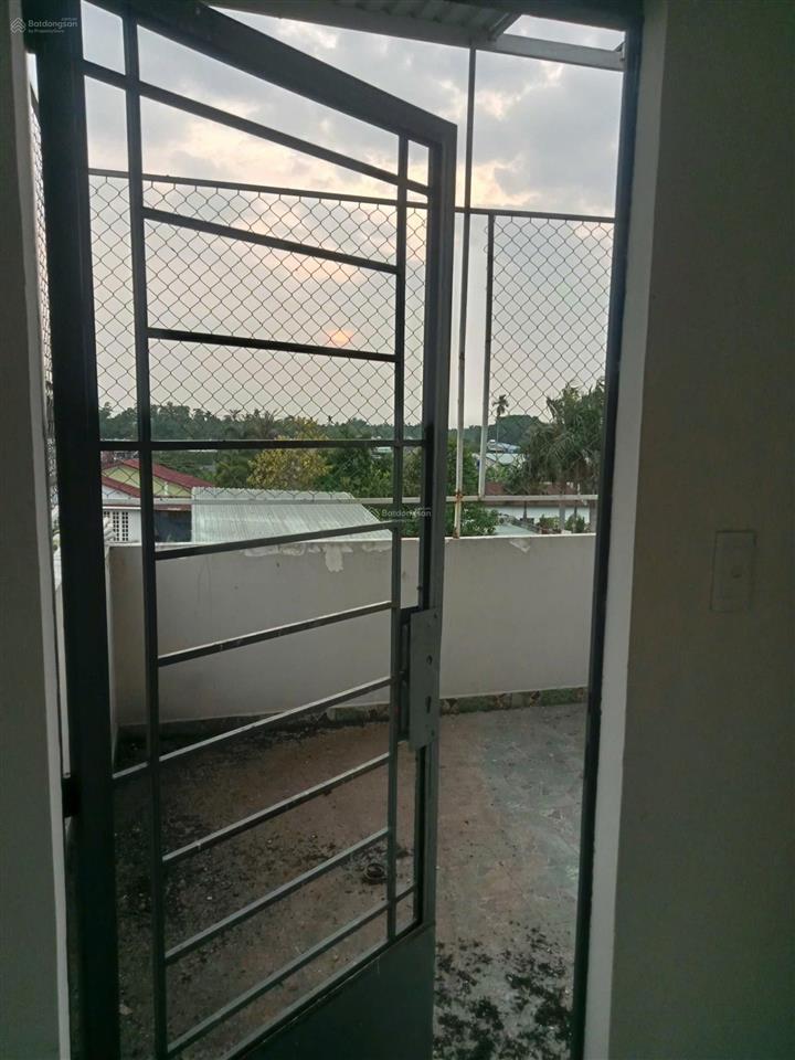 Bán gấp nhà và đất cc đứng tên ủy quyền,thuộc bình mỹ củ chi bên hông cầu rạch tra.