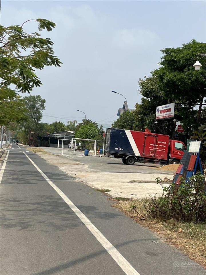 Lô đất cực hiếm nằm sát nhà ga metro long thành chỉ 900tr, sang tên ngay.