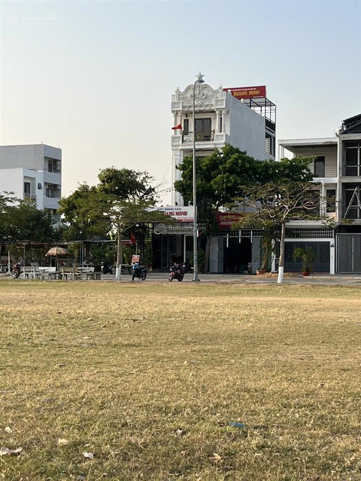 Lô đất cực hiếm nằm sát nhà ga metro long thành chỉ 900tr, sang tên ngay.