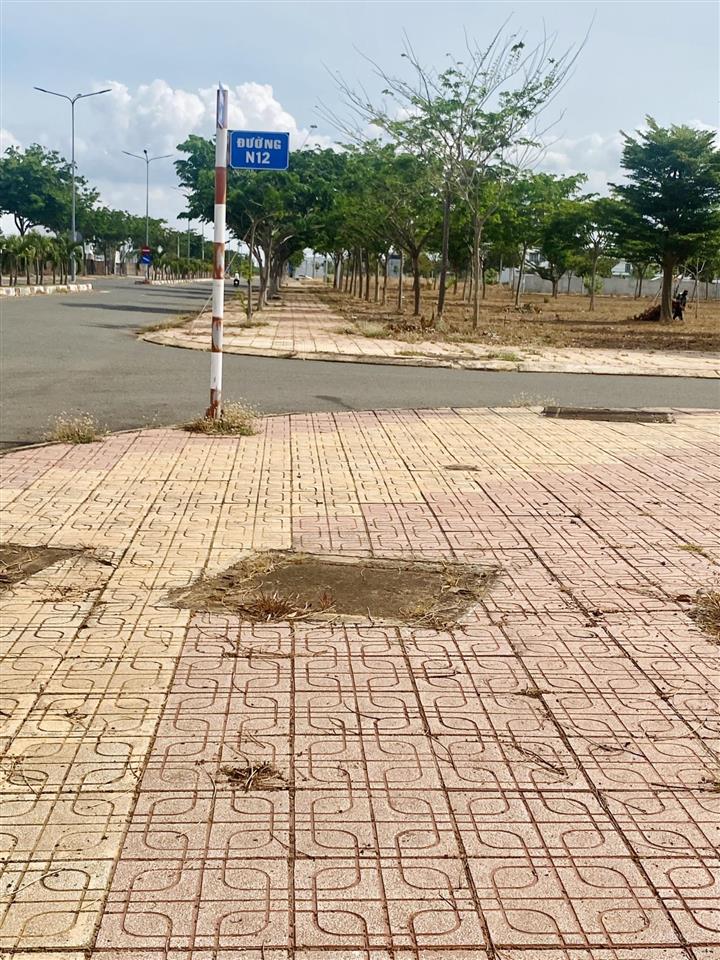 Đón sóng sân bay long thành đất đẹp mặt tiền lê duẩn giá chỉ 15 triệu/m2, sổ hồng riêng.