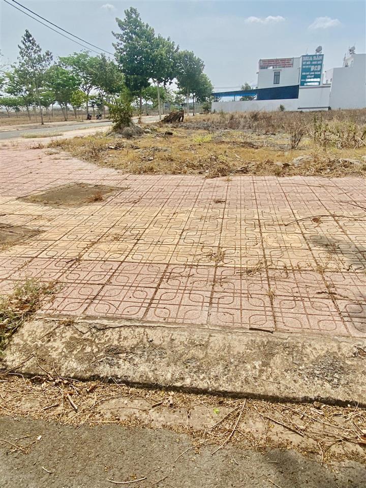 Đón sóng sân bay long thành đất đẹp mặt tiền lê duẩn giá chỉ 15 triệu/m2, sổ hồng riêng.