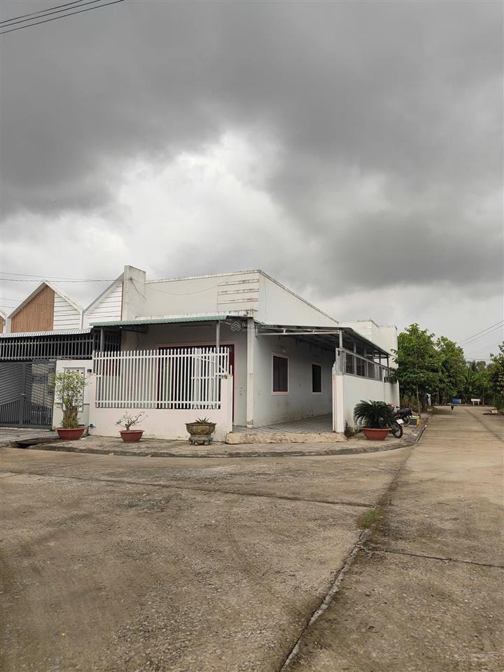 Nhà bán căn góc  1tỷ3 khu dc hoà thuận