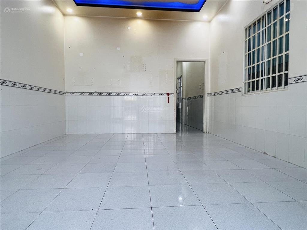 Nhà cho thuê. lộ ô tô tới. gần trường học. gần chợ