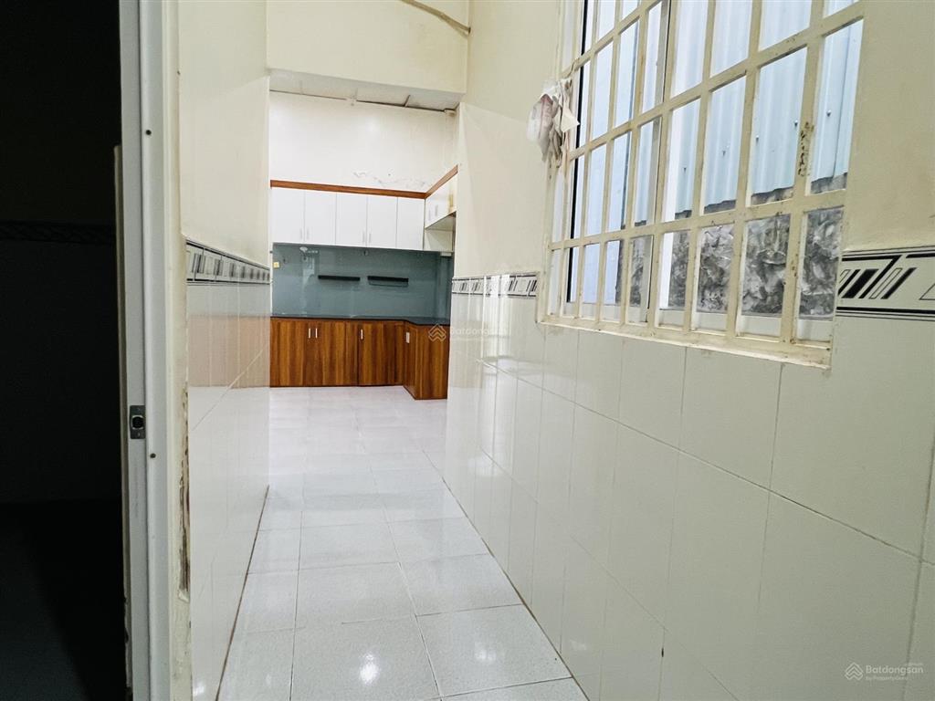 Nhà cho thuê. lộ ô tô tới. gần trường học. gần chợ