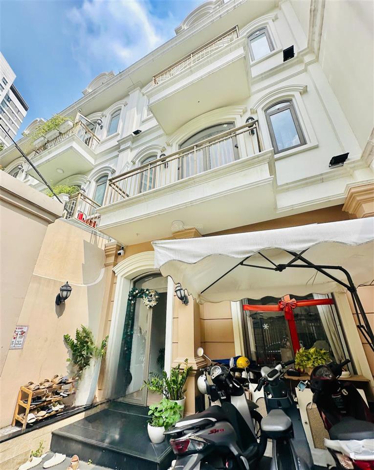 Cho thuê nhà đường phổ quang, quận phú nhuận, khu golden mansion  dtsd 400m2, 5,6m x 18m