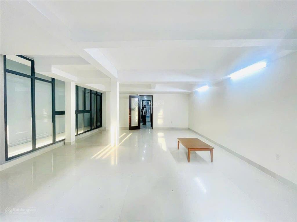 Cho thuê nhà 326b hai bà trưng, phường 8, quận 3, ngang 6 dài 18m, trệt 3 lầu