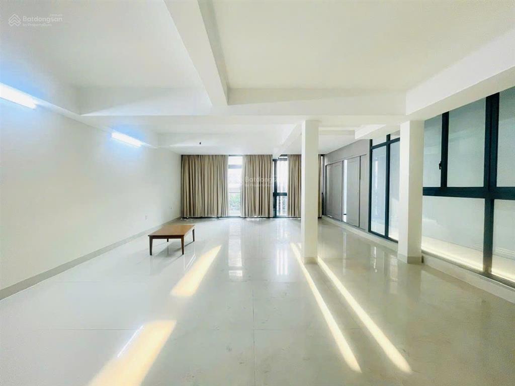 Cho thuê nhà 326b hai bà trưng, phường 8, quận 3, ngang 6 dài 18m, trệt 3 lầu