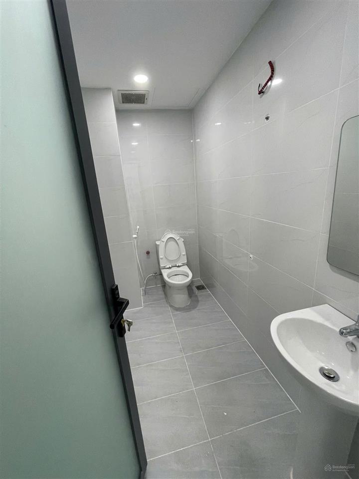 Cho thuê nhà nguyên căn đường lê văn sỹ, phường phú nhuận, 5mx25m, dtsd 250m2