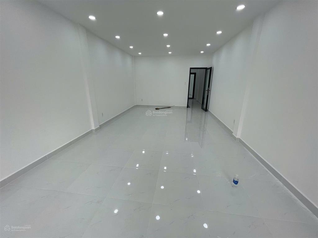 Cho thuê nhà nguyên căn đường lê văn sỹ, phường phú nhuận, 5mx25m, dtsd 250m2