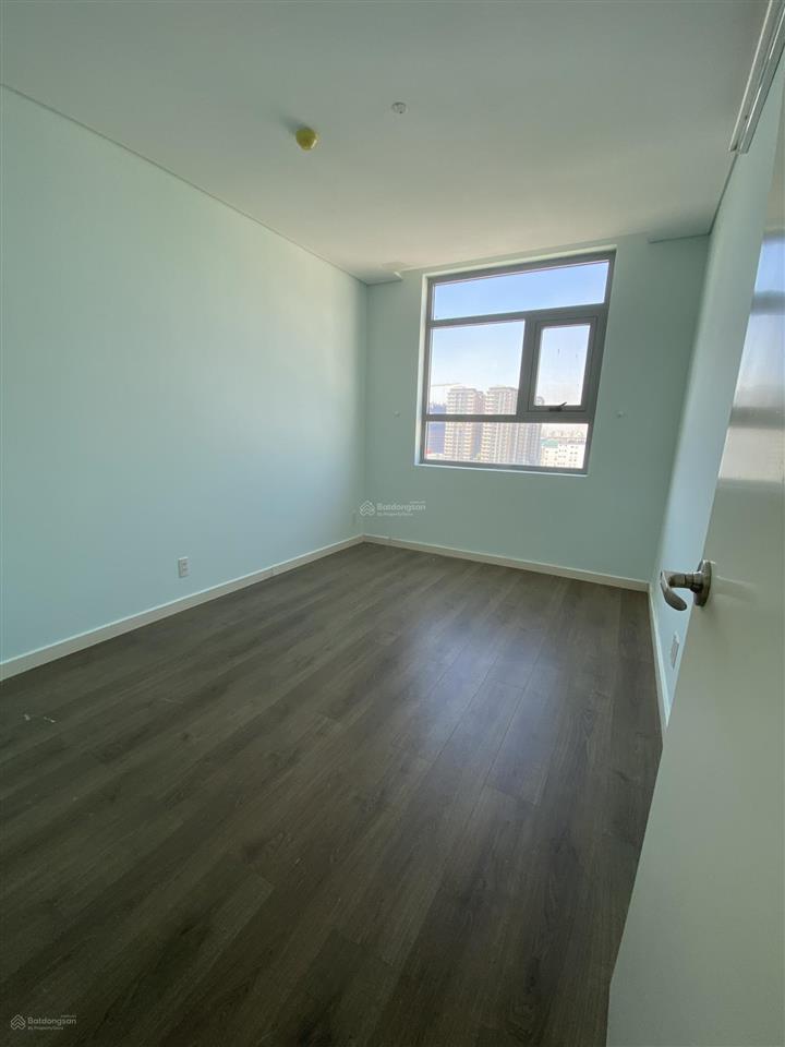 Xuống nhà mặt đất nên bán gấp căn hộ luxcity 85m2 3pn 2wc full nt chỉ 4tỷ7, căn góc siêu thoáng