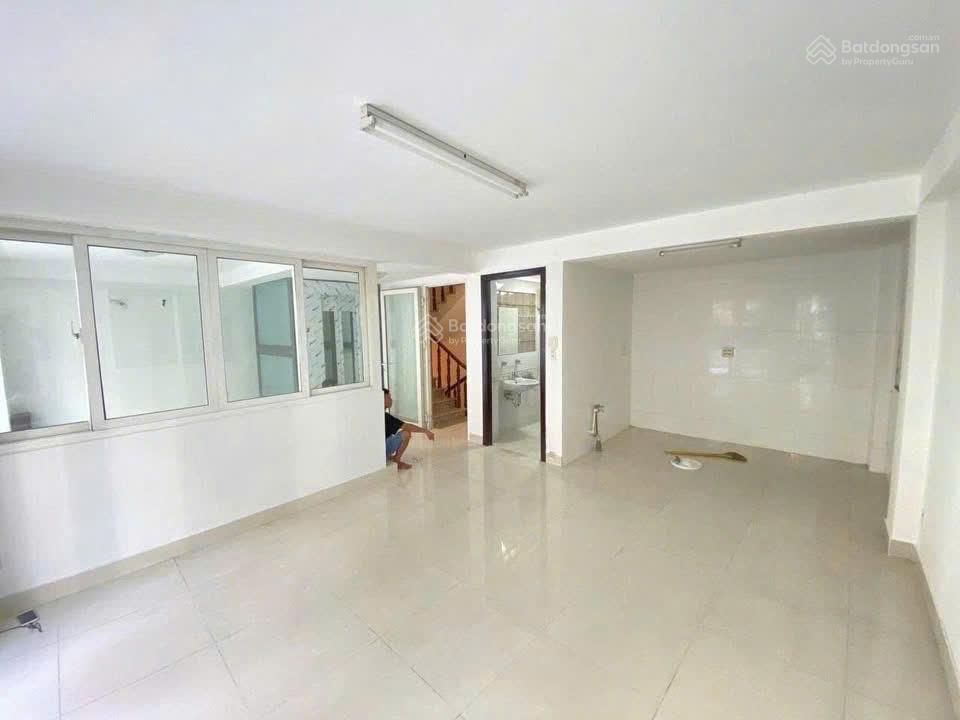 Bán nhà hẻm nhựa cao thắng, q3  ngang 8m  6 tầng có thang máy  chỉ 28 tỷ tl