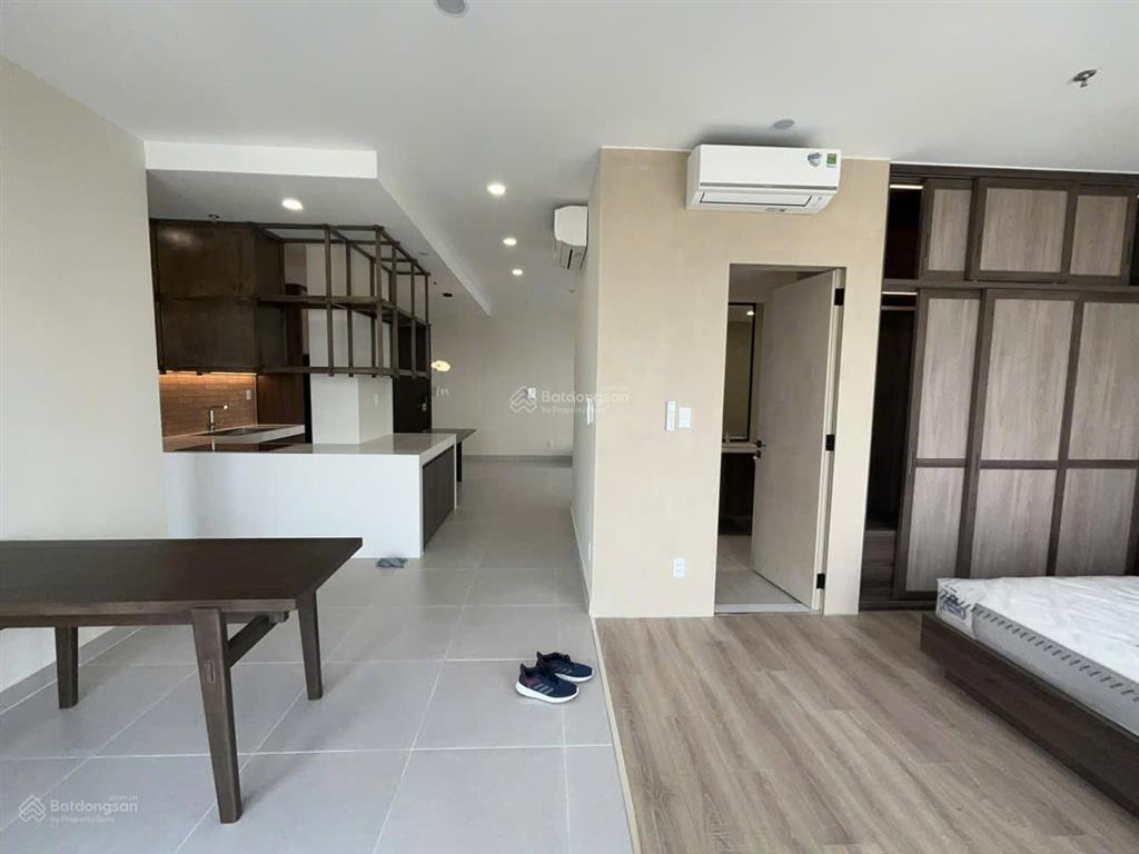 Compass one căn 2pn 96m2 vip, sân vườn trên không,  chính chủ ép giá.  0922 555 ***