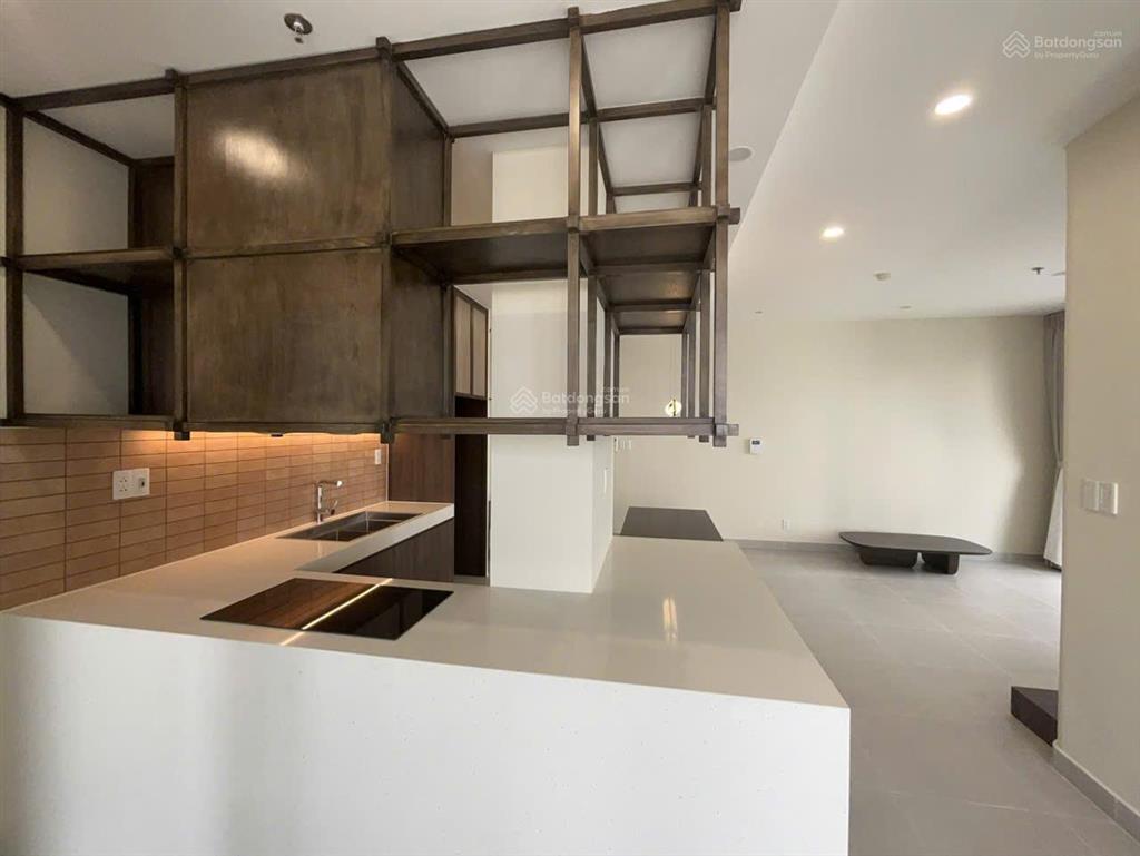 Compass one căn 2pn 96m2 vip, sân vườn trên không,  chính chủ ép giá.  0922 555 ***