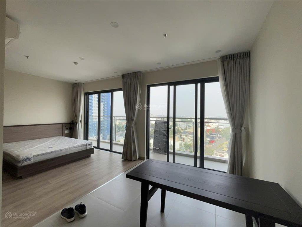 Compass one căn 2pn 96m2 vip, sân vườn trên không,  chính chủ ép giá.  0922 555 ***
