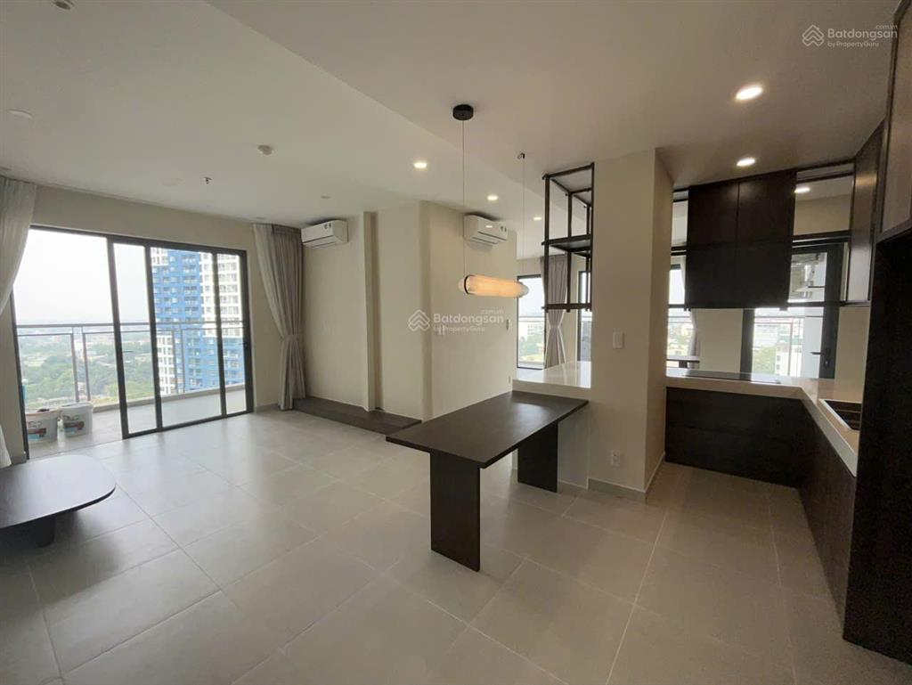 Compass one căn 2pn 96m2 vip, sân vườn trên không,  chính chủ ép giá.  0922 555 ***