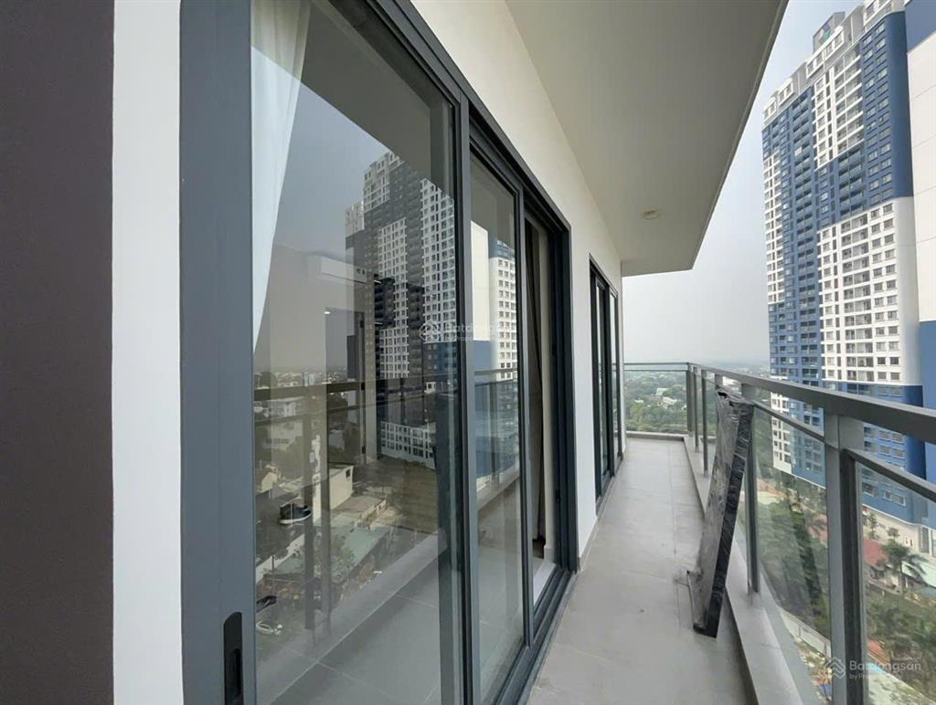 Compass one căn 2pn 96m2 vip, sân vườn trên không,  chính chủ ép giá.  0922 555 ***