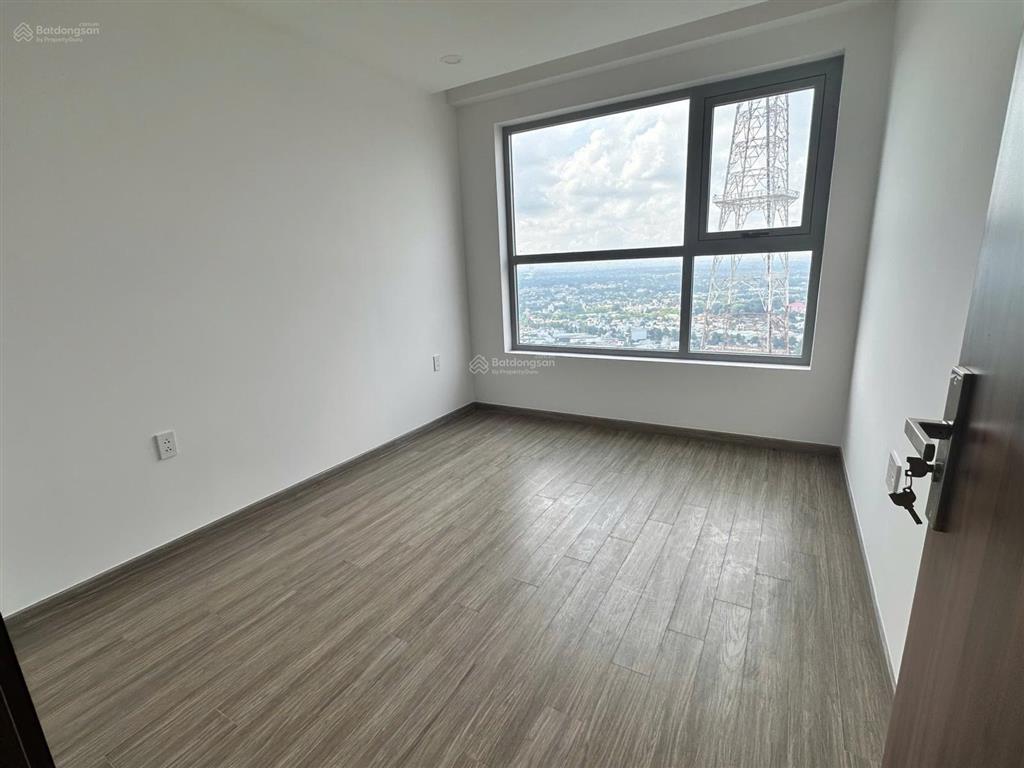Duy nhất căn góc 74m2 bán gấp giảm 300tr  gặp chính chủ cọc tại happy one central.