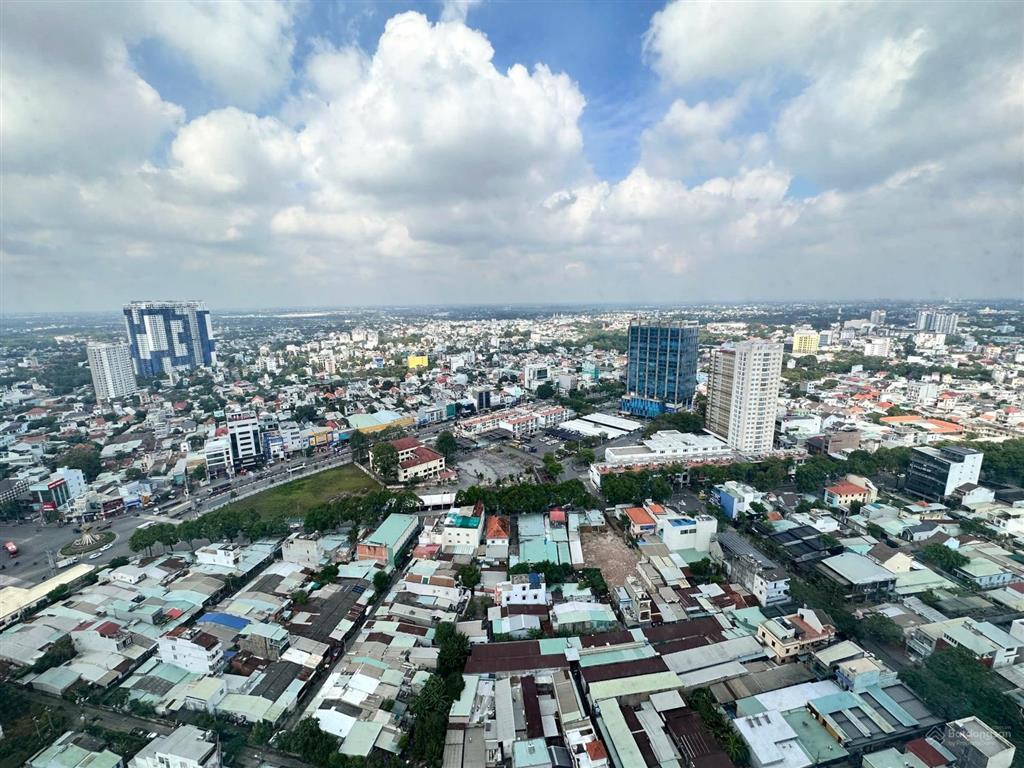 Duy nhất căn góc 74m2 bán gấp giảm 300tr  gặp chính chủ cọc tại happy one central.